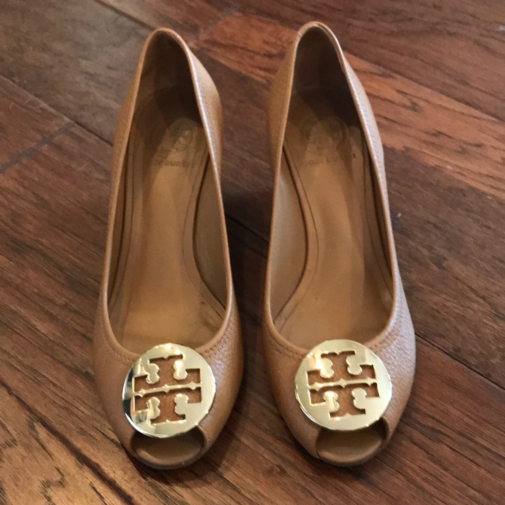 Tory Burch light brown peep toe wedge 8M